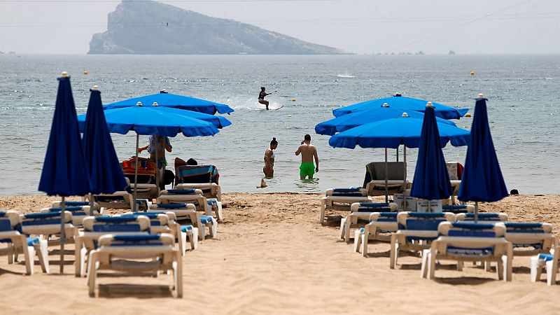 España recibe 205.000 turistas extranjeros en el peor junio del siglo, un 97,7 % menos