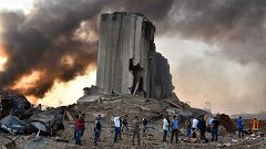 Una fuerte explosión en el puerto de Beirut deja al menos 100 muertos y miles de heridos