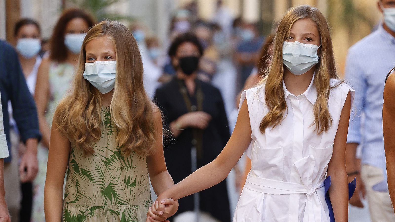 Leonor y Sofía en Petra durante el verano de 2020