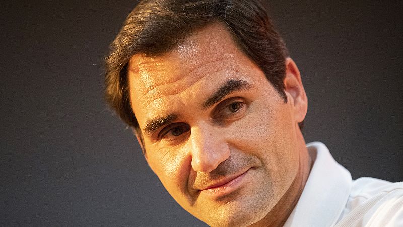 Roger Federer cumple 39 años en plena recuperación pero sin señales de querer retirarse