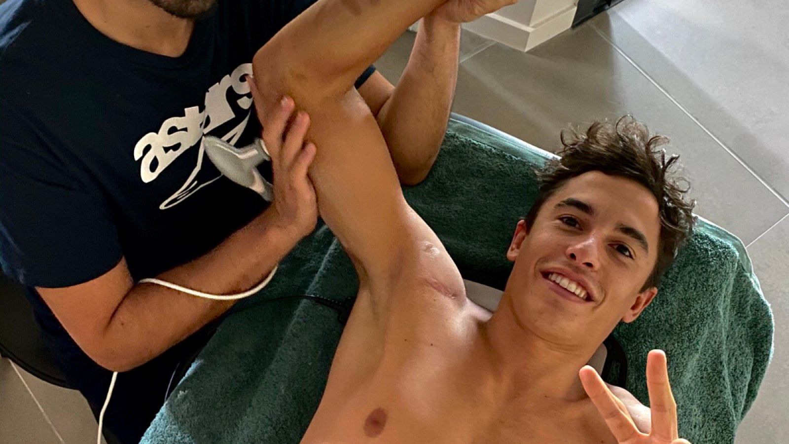 Marc Márquez, recuperándose de la segunda operación en el húmero