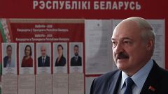 El presidente de Bielorrusia, Alexandr Lukashenko, reelegido con más del 80% de los votos