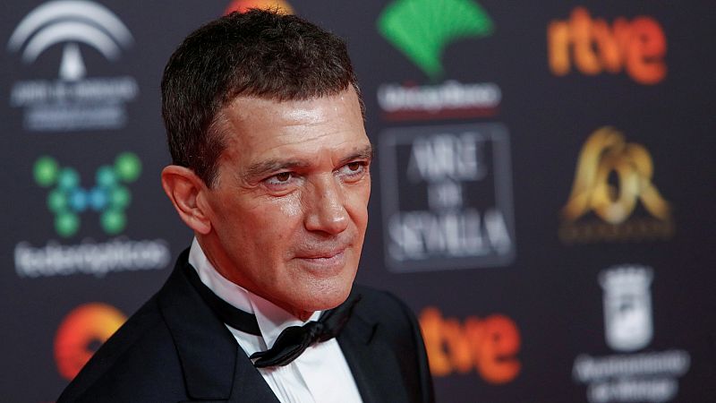 Antonio Banderas anuncia que ha dado positivo en coronavirus y que está en cuarentena