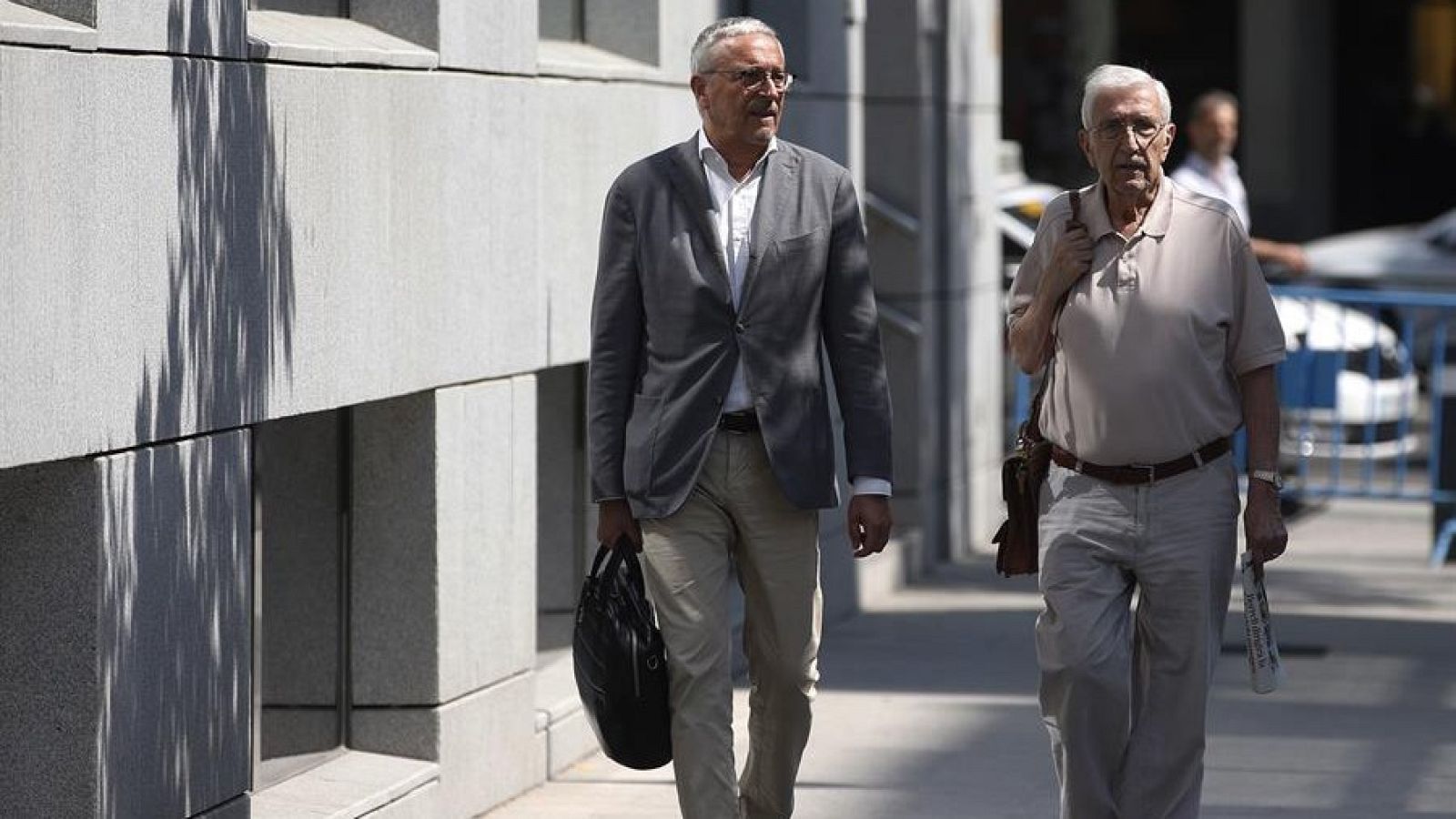 El exgerente de CDC Daniel Osàcar (d), a su llegada a la Audiencia Nacional en 2019