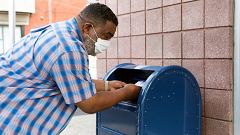 Trump agita la batalla entre demócratas y republicanos al bloquear la financiación para el voto por correo