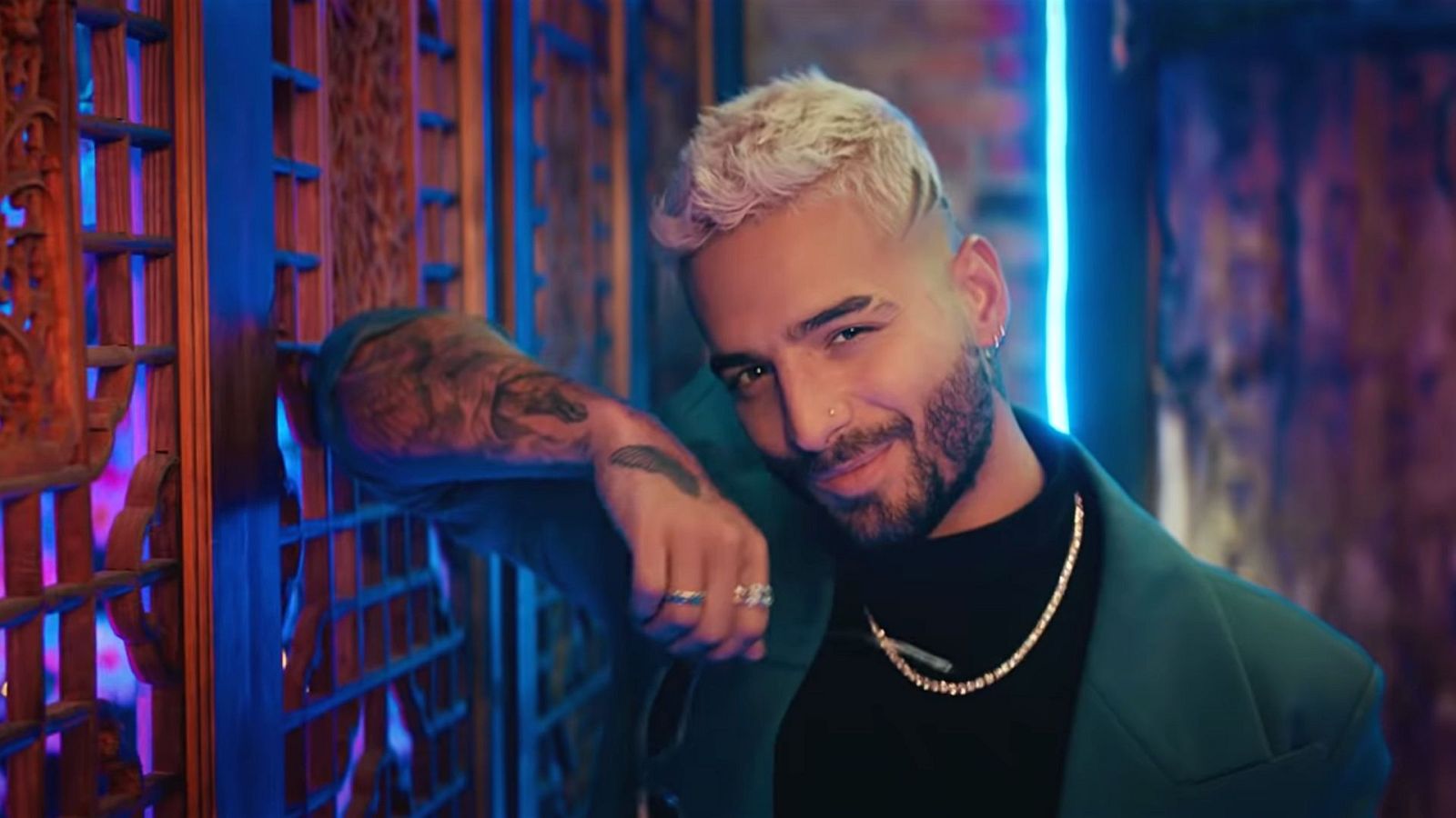 Maluma en el videoclip de "Parce"