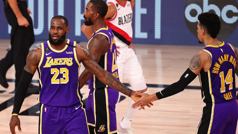Los Lakers recuperan la ventaja y Miami acaricia las semifinales de conferencia