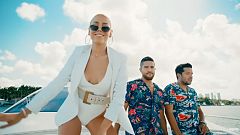 Danna Paola y Cali y El Dandee cantan al desamor en el videoclip de "Nada", su nueva colaboración