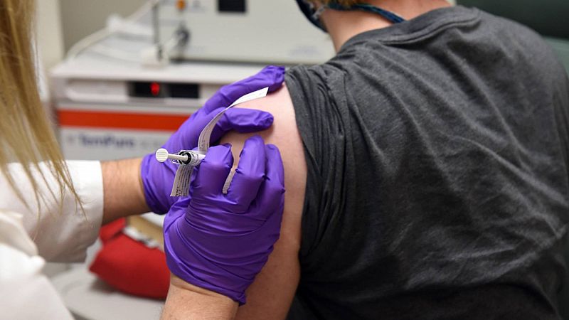 Sanidad autoriza el primer ensayo clínico en humanos de una vacuna contra el coronavirus en España