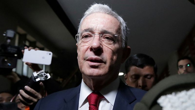 La Corte Suprema de Justicia de Colombia remite el caso de Uribe a la Fiscalía tras renunciar a la inmunidad
