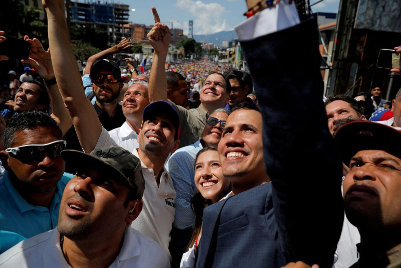 Otros 12 opositores salen de prisión en Venezuela tras los indultos de Maduro