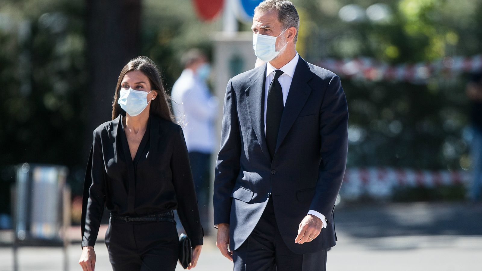 Los Reyes, Don Felipe y Doña Letizia, acuden al entierro del marido de Xandra Falcó