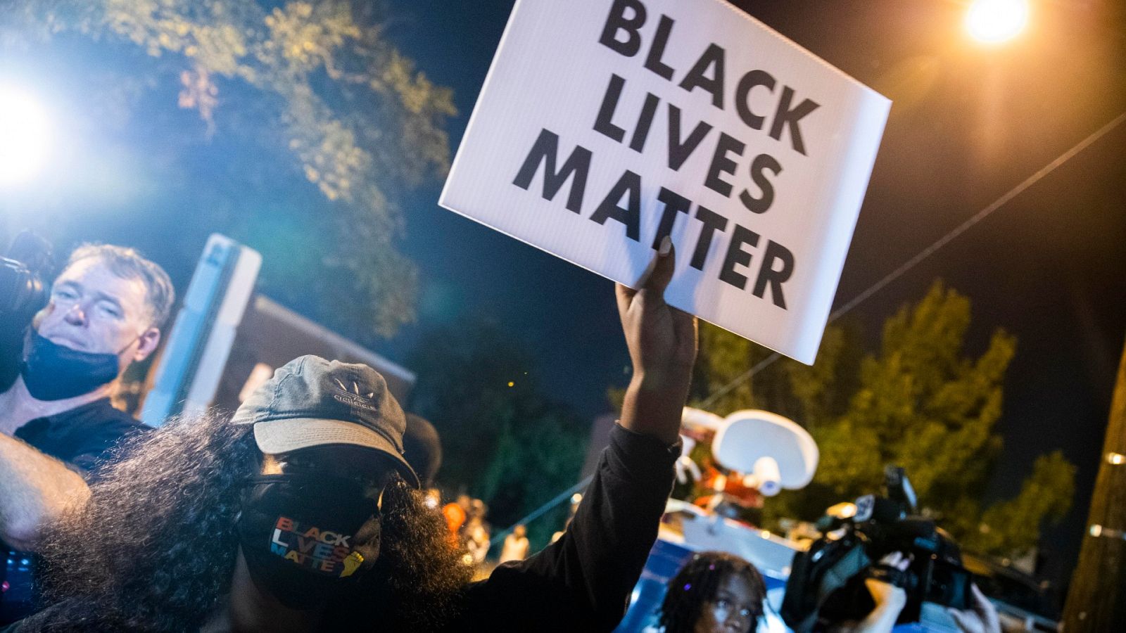 Decenas de personas se han manifestado en Washington DC contra la brutalidad policial