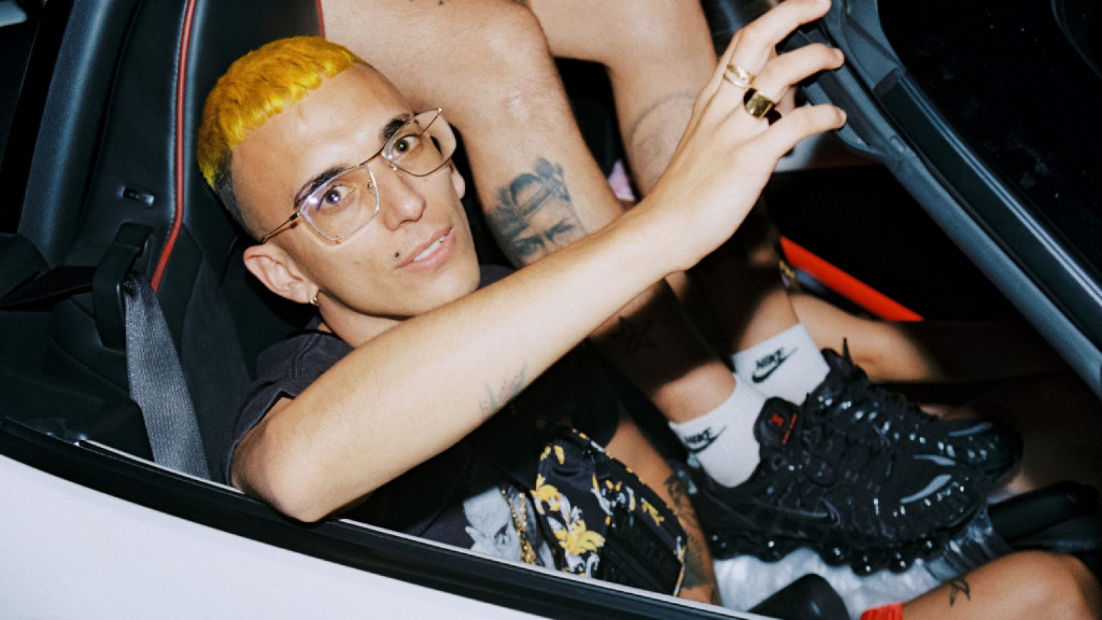 Kabasaki y Kaydy Cain regresan con el lanzamiento de "Nike Shox"