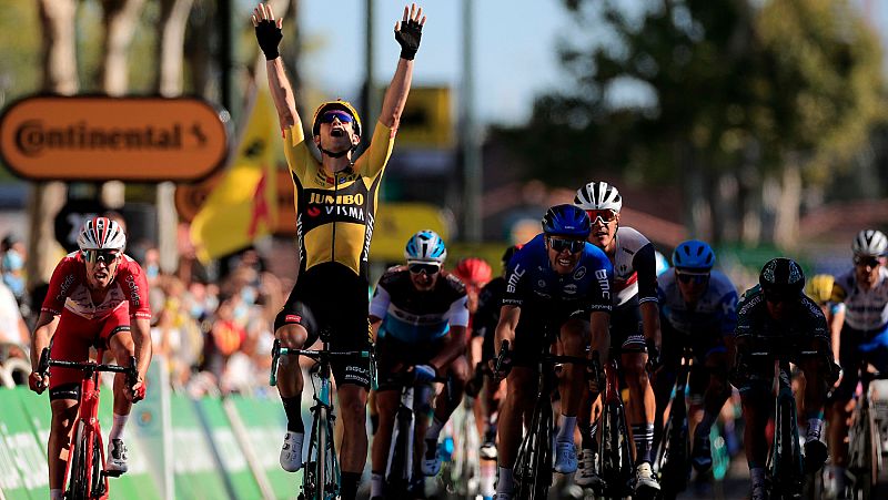 Van Aert hace doblete en una jornada negra para el 'Landismo' por culpa de los abanicos