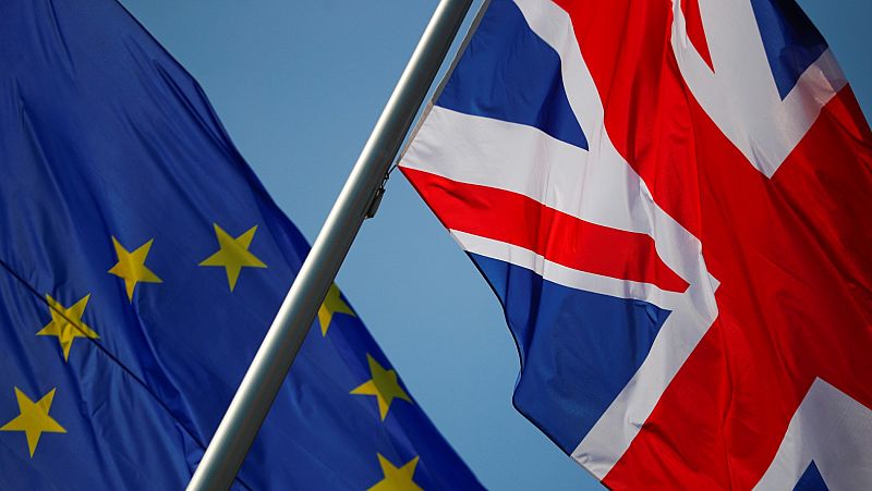 Johnson prepara a los británicos para un posible Brexit sin acuerdo a finales de año