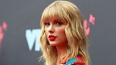 Taylor Swift lidera por sexta semana la lista 'Billboard 200' e iguala el récord de Whitney Houston