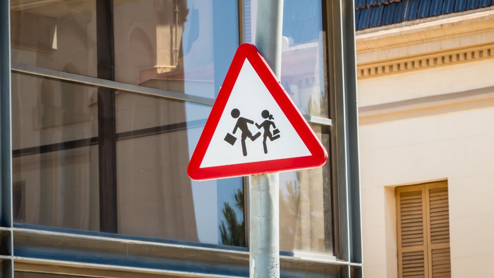 Esta sería una de las señales de tráfico que la Fiscalía rechaza por machista