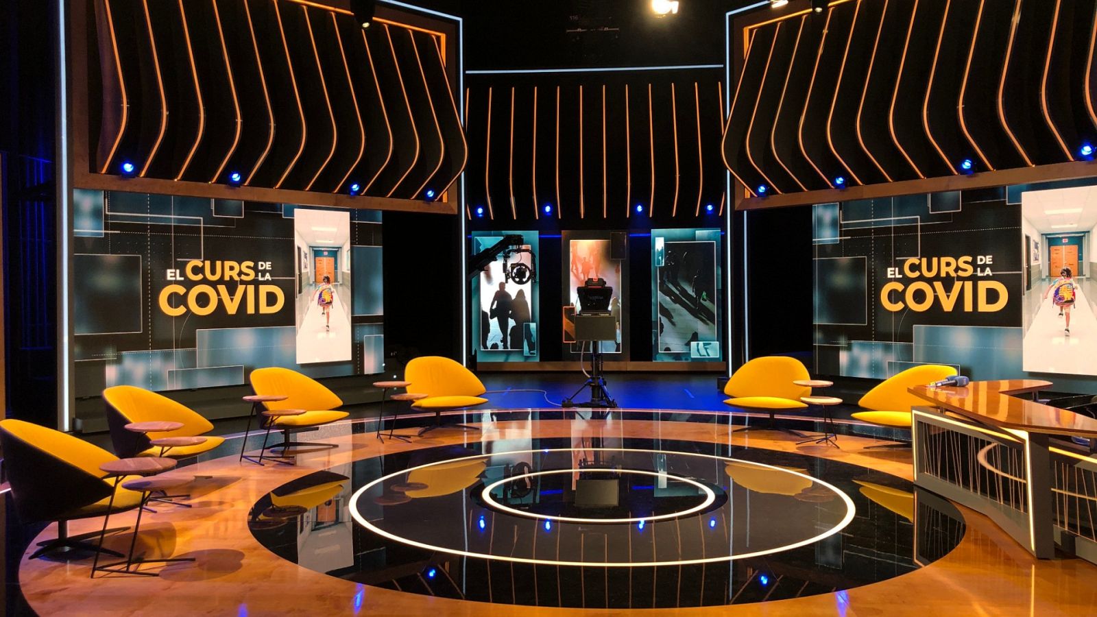 Plató del debat Obrim Fil abans de començar