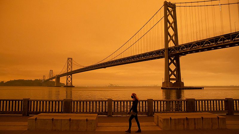 Más de 40 incendios activos disparan las alarmas en la peor temporada en California