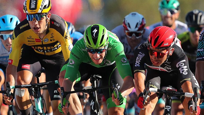 Ewan suma su segunda victoria en el ajustado y espectacular 'sprint' de Poitiers