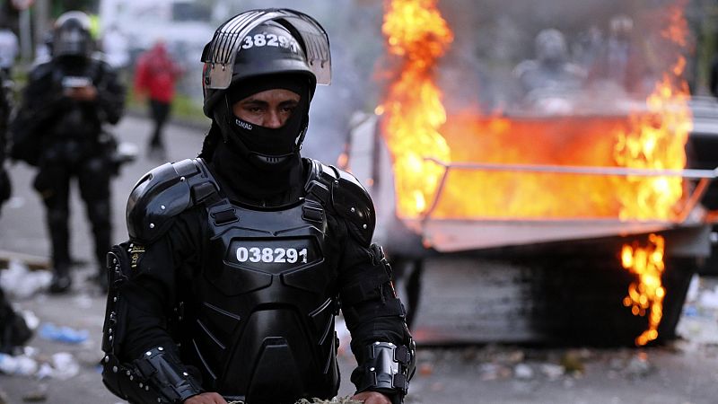 Suben a ocho los fallecidos en los disturbios en Colombia por la muerte de un hombre a manos de la policía