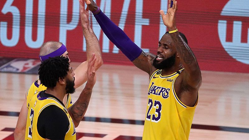 Los Lakers ganan a los Rockets y se quedan a un triunfo de la final de la Conferencia Oeste