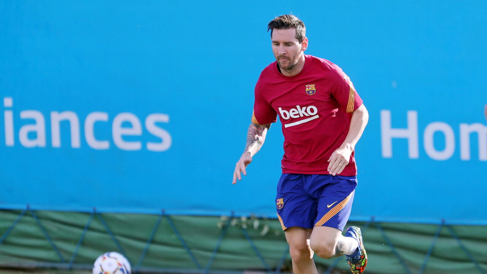 Lionel Messi entrena con el FC Barcelona