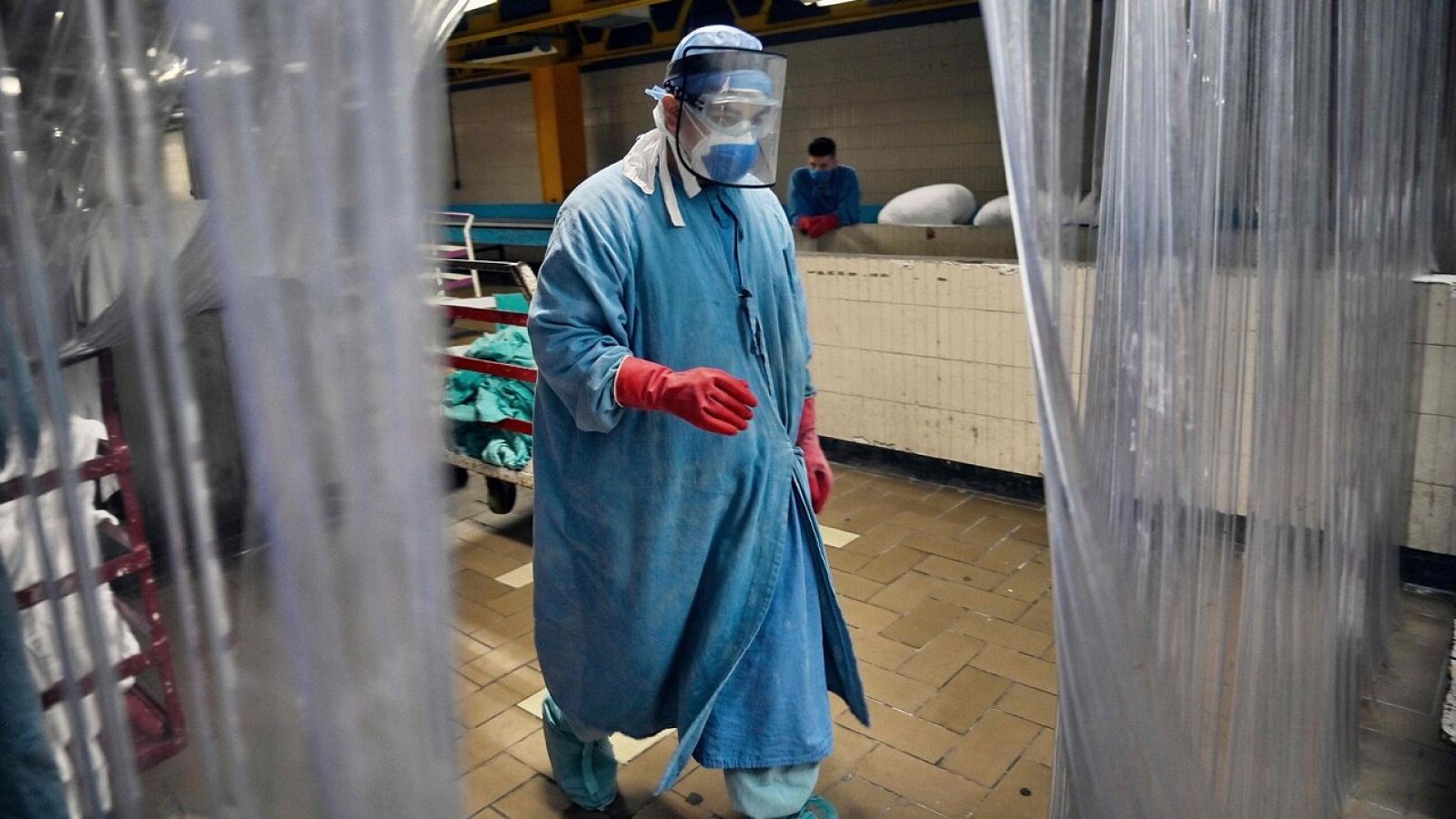 Un trabajador en el Instituto Mexicano de la Seguridad Socia