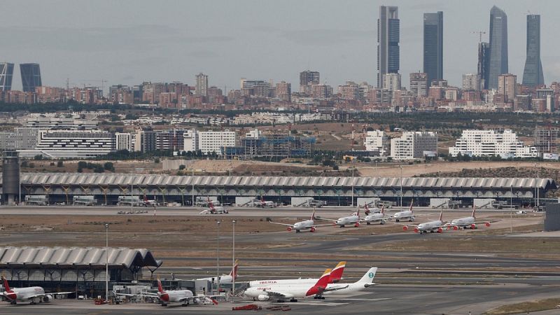 El sector aéreo cae en picado con un 80 % menos de pasajeros en un verano "nefasto"