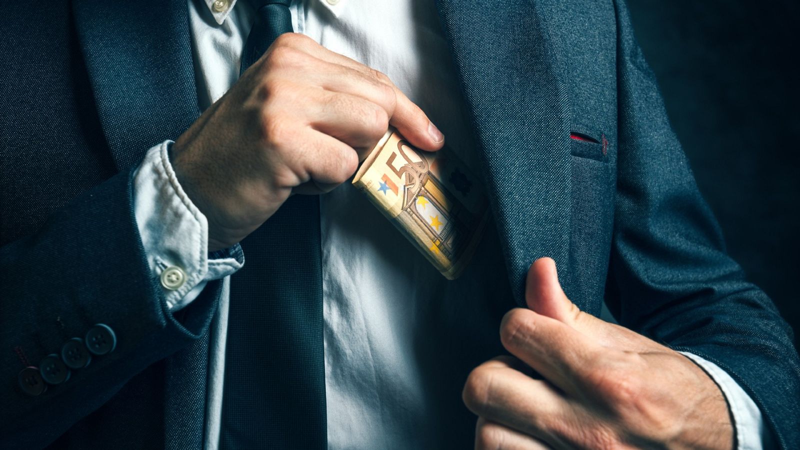 La corrupción y el fraude figura en el último barómetro del CIS como cuarta principal preocupación ciudadana