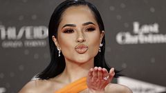Becky G recuerda sus raíces con un increíble vídeo de ella rapeando con 15 años