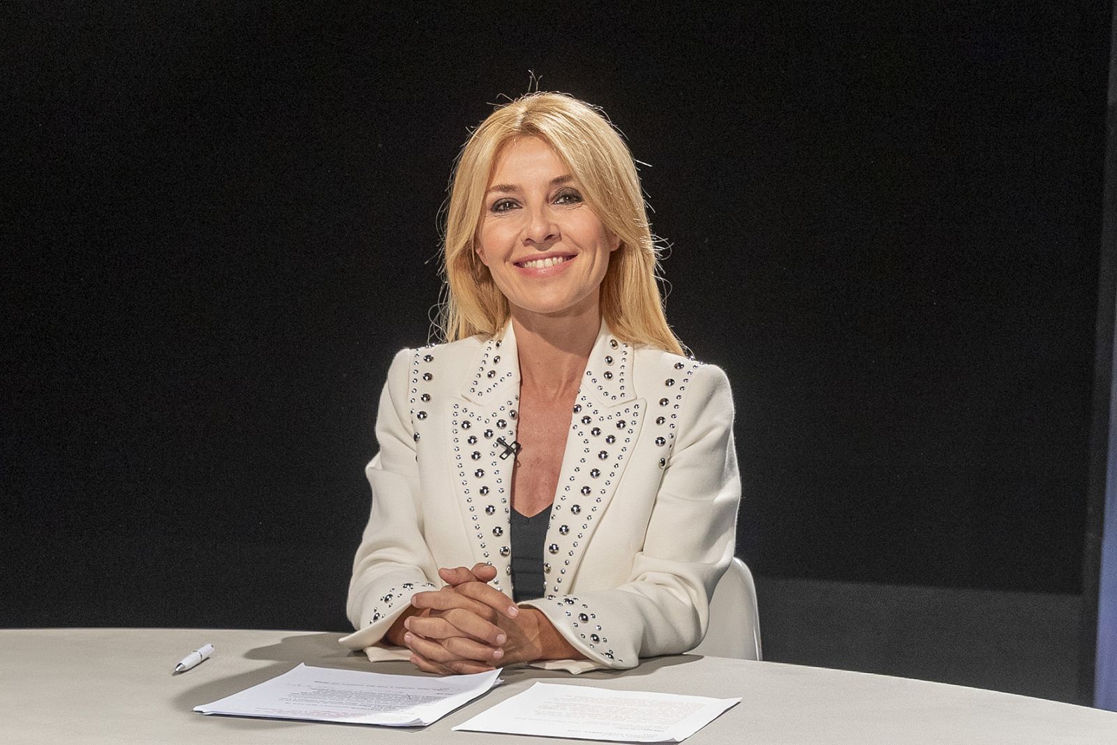 Cayetana Guillén Cuervo en el plató de 'Versión Española'