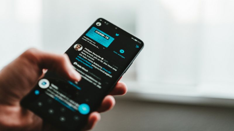 Así es el último experimento que triunfa en Twitter: ¿es racista la inteligencia artificial?