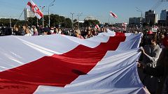 La oposición de Bielorrusia mantiene la presión sobre Lukashenko con manifestaciones masivas