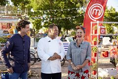 'MasterChef Celebrity' viaja a los años 70 para preparar dos menús americanos take away
