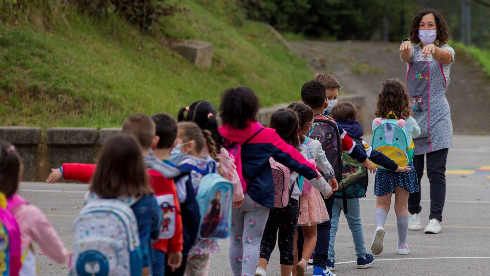 Pese a que el número de hijos por mujer subirá levemente al final de la década, las muertes seguirán superando a los nacimientos en España.