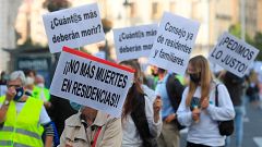 La Marea de Residencias exige más medios y rinde homenaje a los fallecidos durante la pandemia