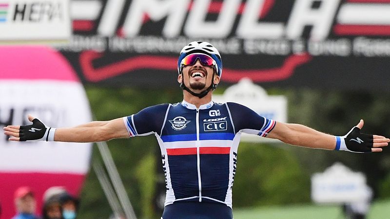 Julian Alaphilippe se proclama campeón del mundo en Imola