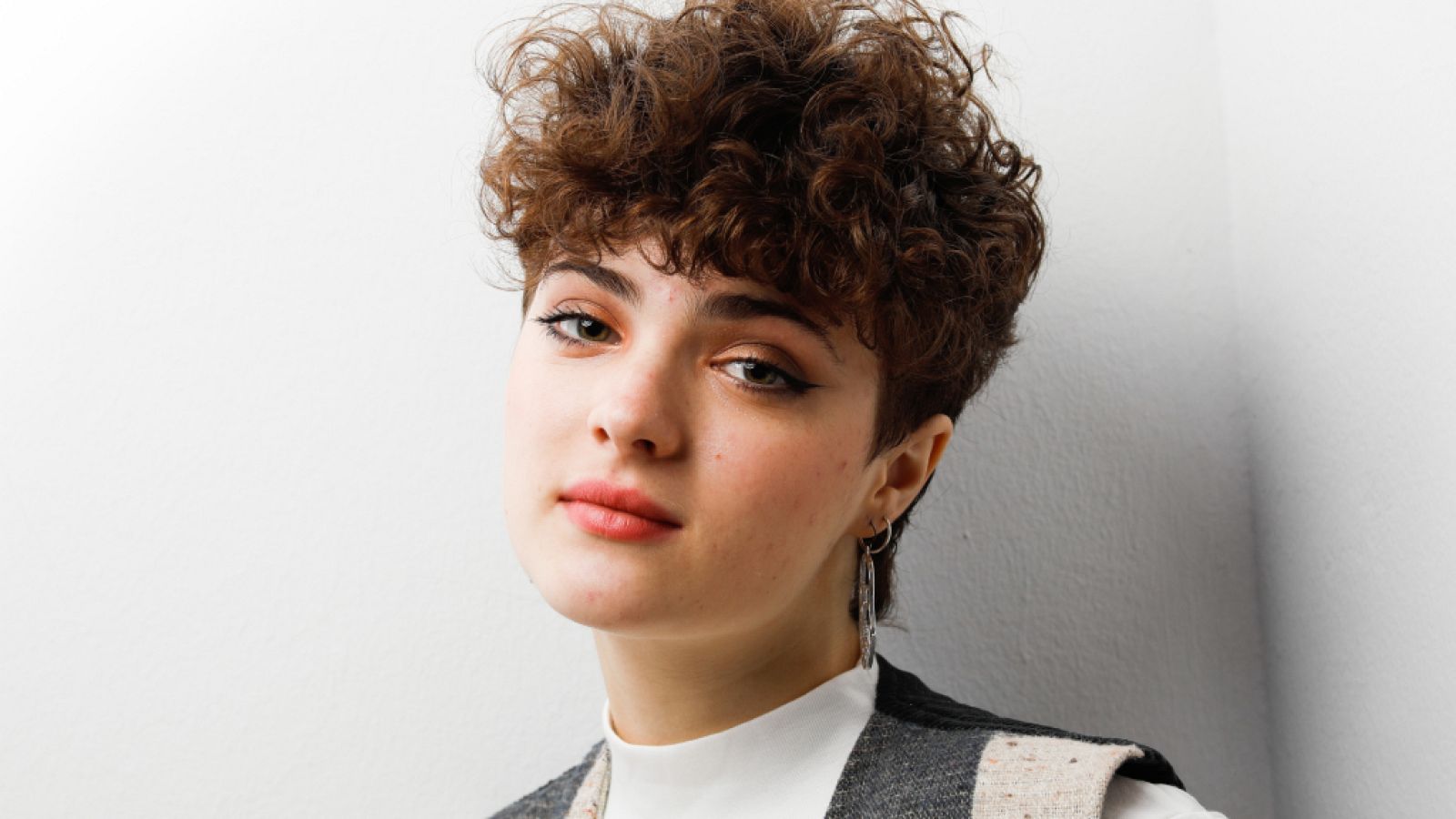 Anne Lukin presenta "Lento"