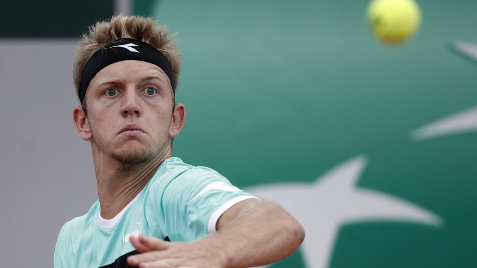 Davidovich logra su primera victoria en Roland Garros