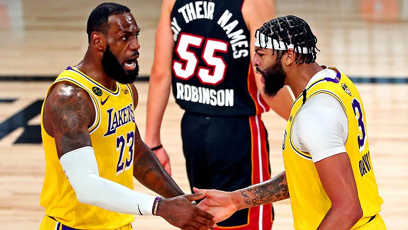 LeBron y Davis conducen a los Lakers a la primera victoria en las finales ante los Heat