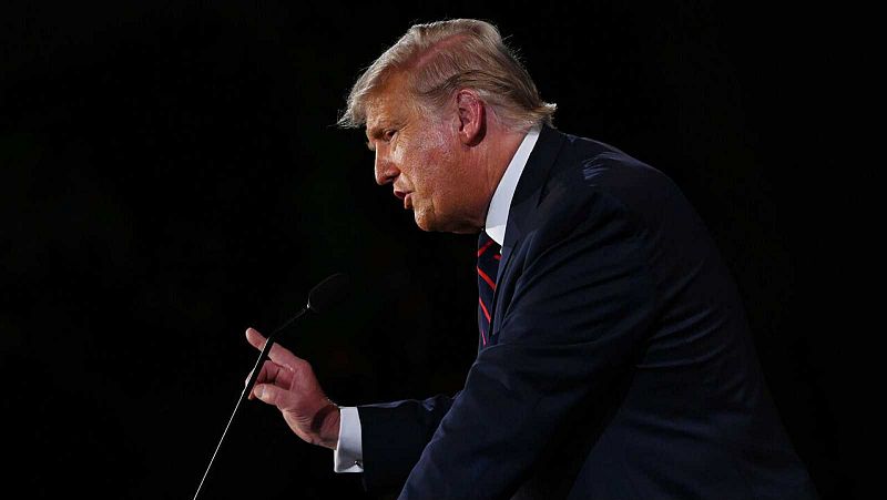 Trump se desmarca de sus polémicas declaraciones sobre los supremacistas blancos en el primer debate electoral