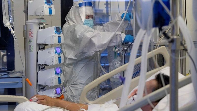 Médicos de UCI de Madrid alertan: "Nos preocupan los ingresos de pacientes con problemas respiratorios crónicos"