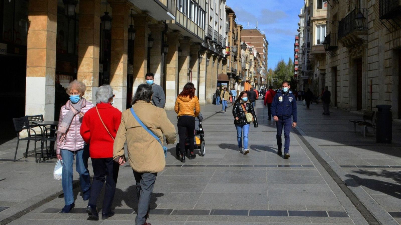 Vista de la calle Mayor de Palencia, la ciudad tiene desde hoy restricciones de movilidad perimetral