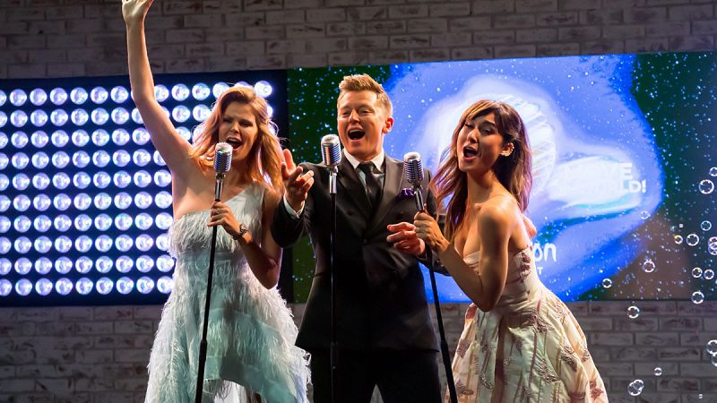 Ida Nowakowska-Herndon, Rafal Brzozowski y Malgorzata Tomaszewska, los presentadores de Eurovisión Junior 2020