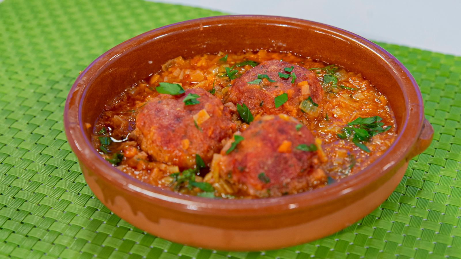 Albóndigas de garbanzo y remolacha