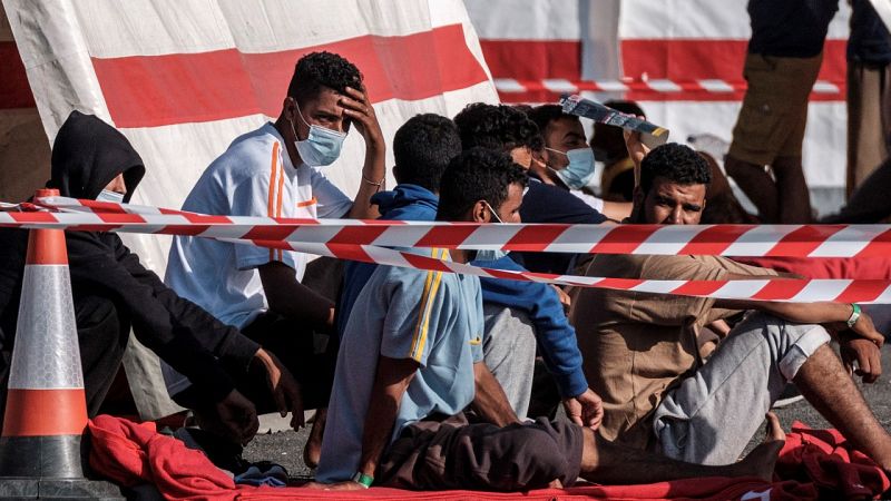 Más de 700 inmigrantes llegan a Canarias en 22 pateras, una cifra sin precedentes para un solo día desde 2006