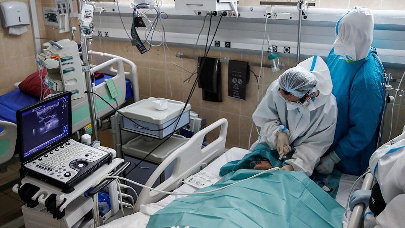 Países Bajos registra la primera muerte del mundo por reinfección de COVID-19, una mujer de 89 años con cáncer