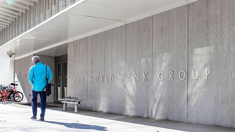 El Banco Mundial aprueba 12.000 millones de dólares para comprar y distribuir una vacuna contra el COVID-19